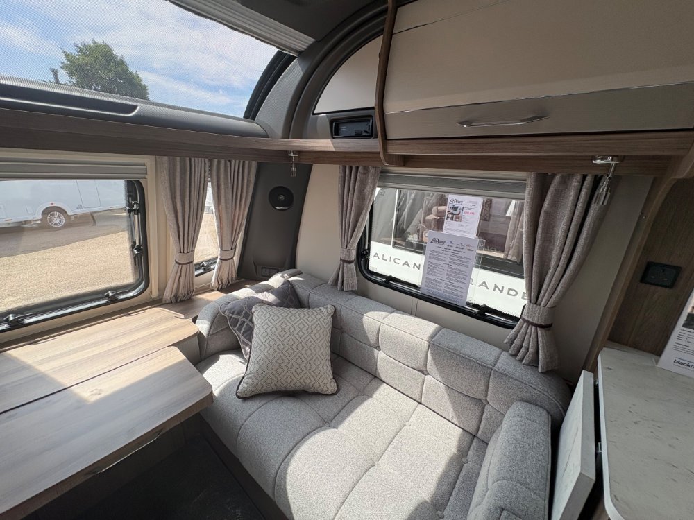 /photos/9236/00106d1c-b678-c228-e564-0311f6006ba2_i1000x750.jpg