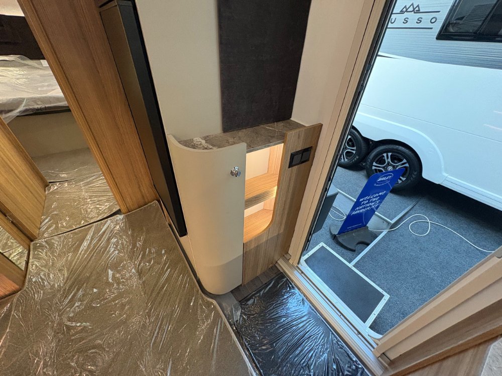 /photos/9236/003c7cab-4ba9-4d80-a790-49642cc033c0_i1000x750.jpg