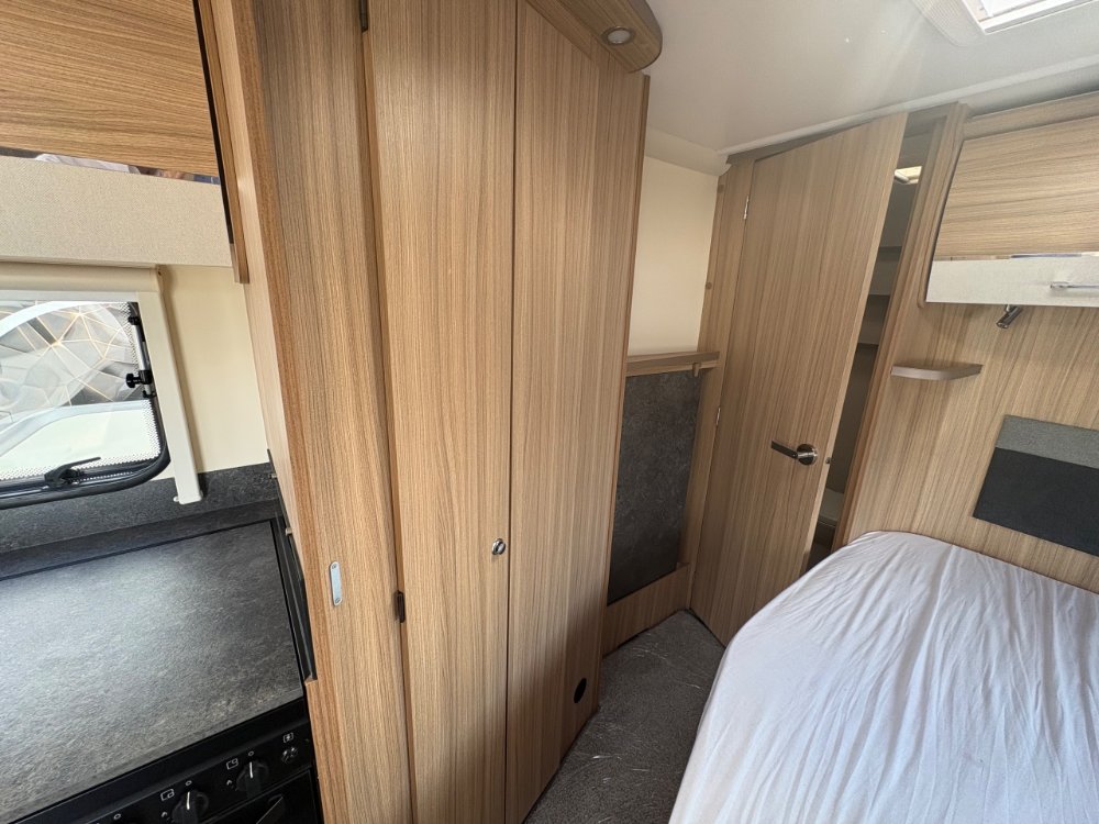 /photos/9236/8432a8f7-1bf7-d7f6-57d2-28ad29eff9c6_i1000x750.jpg
