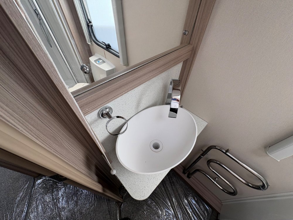 /photos/9236/c42df3de-c792-46fa-948c-b7cc8f8f5c03_i1000x750.jpg